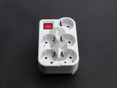 Нови предложения Разклонител 5гн. за стена + ключ -UltraLux-